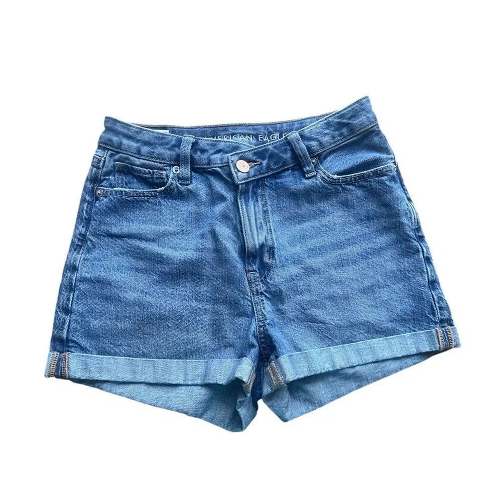 American Eagle jeans . Mom Jeans High Rise